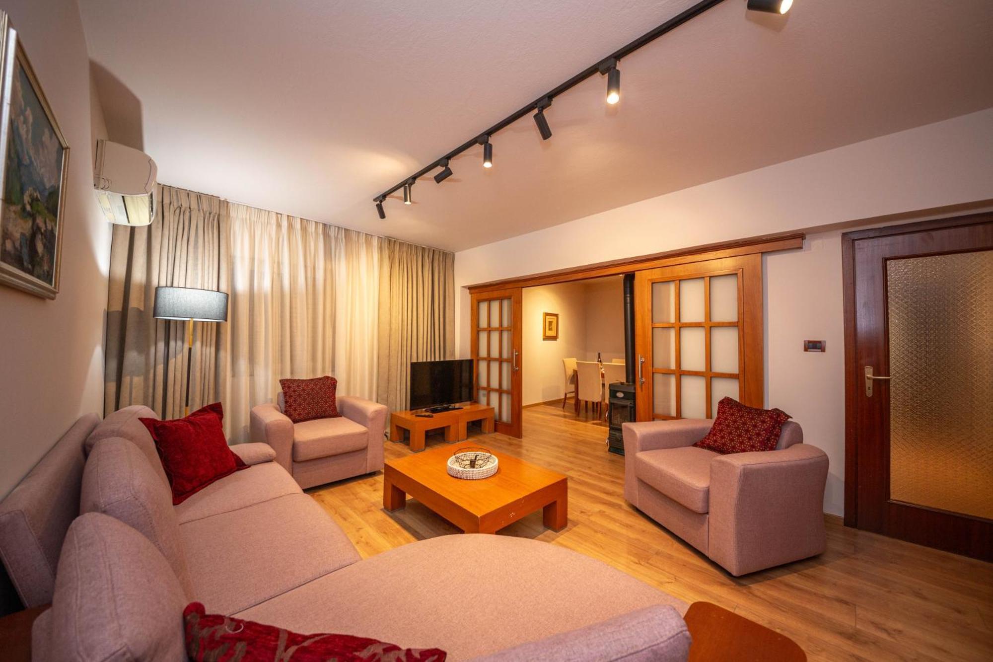 Blloku Unique Apartments 3 Tirana Esterno foto
